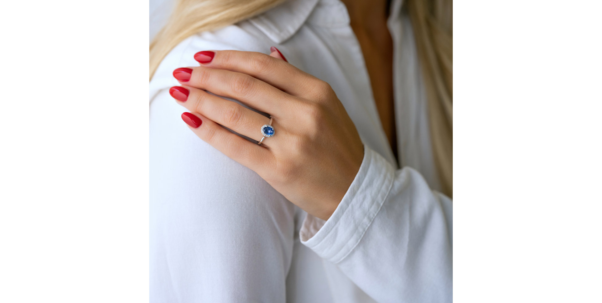 Diamond ring with Sapphire Princess Wish