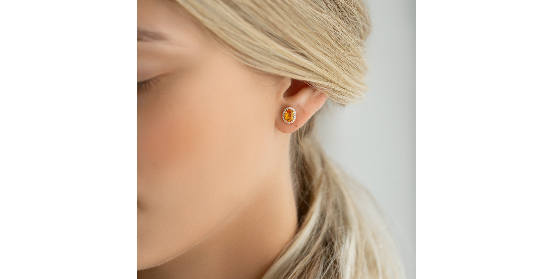 Diamond earrings with Sapphire Princess