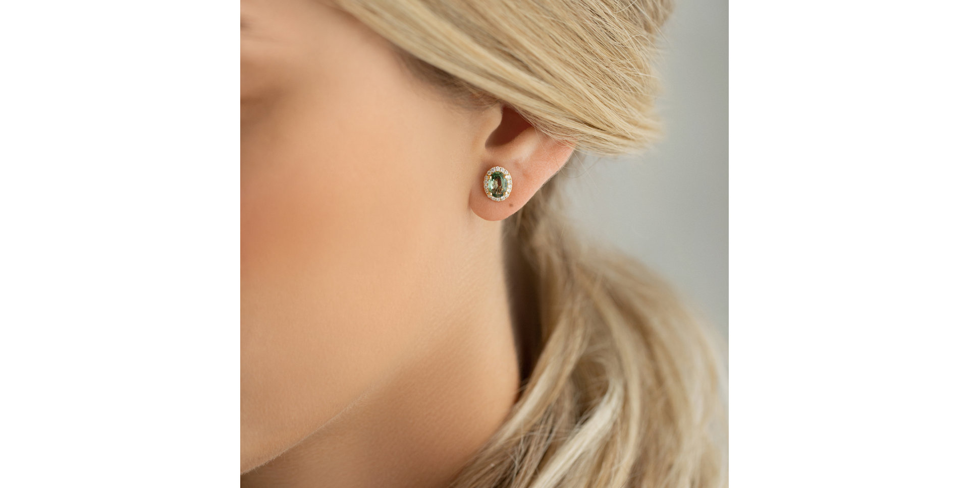 Diamond earrings with Sapphire Princess