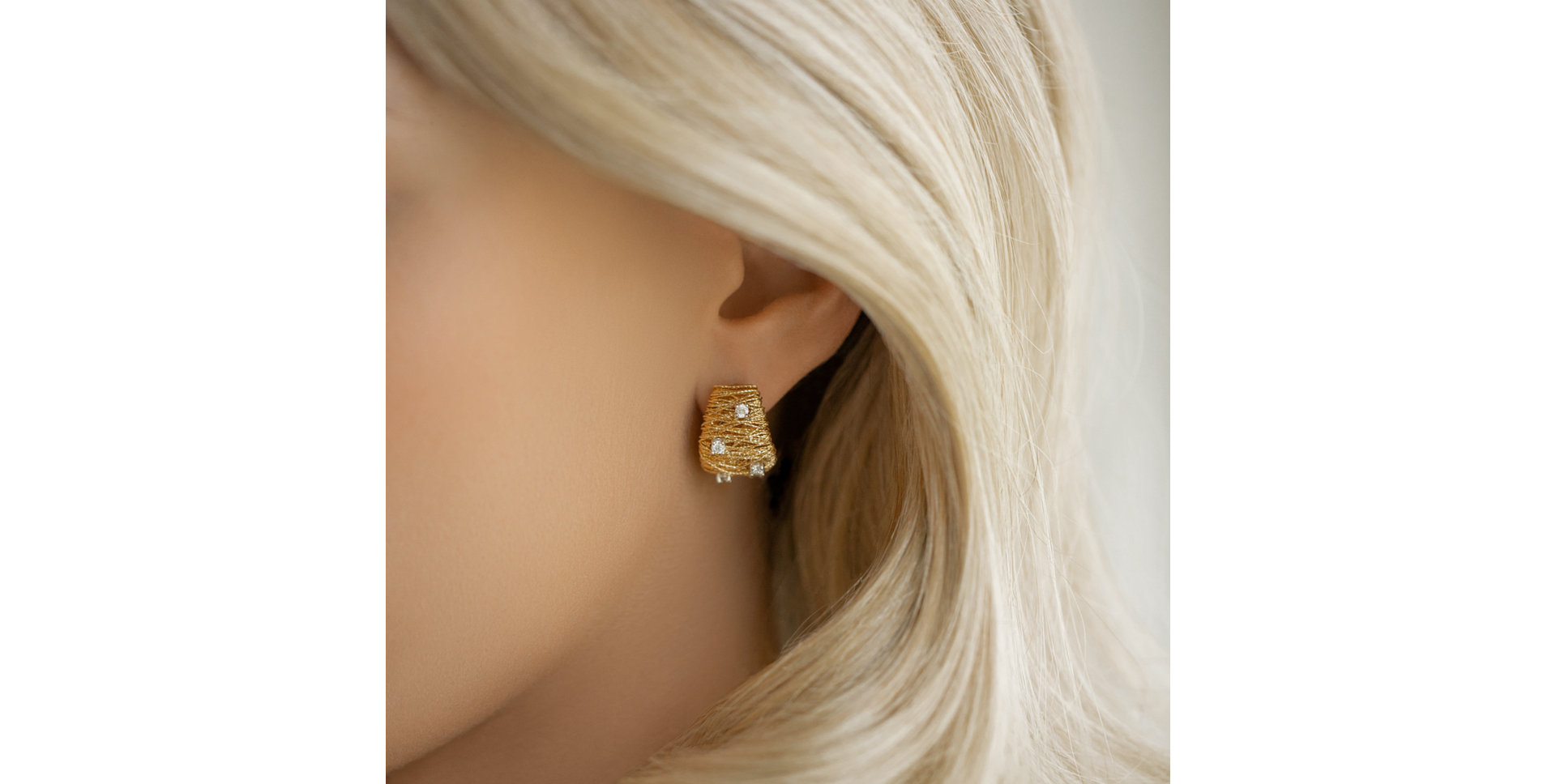 Diamond earrings Naela