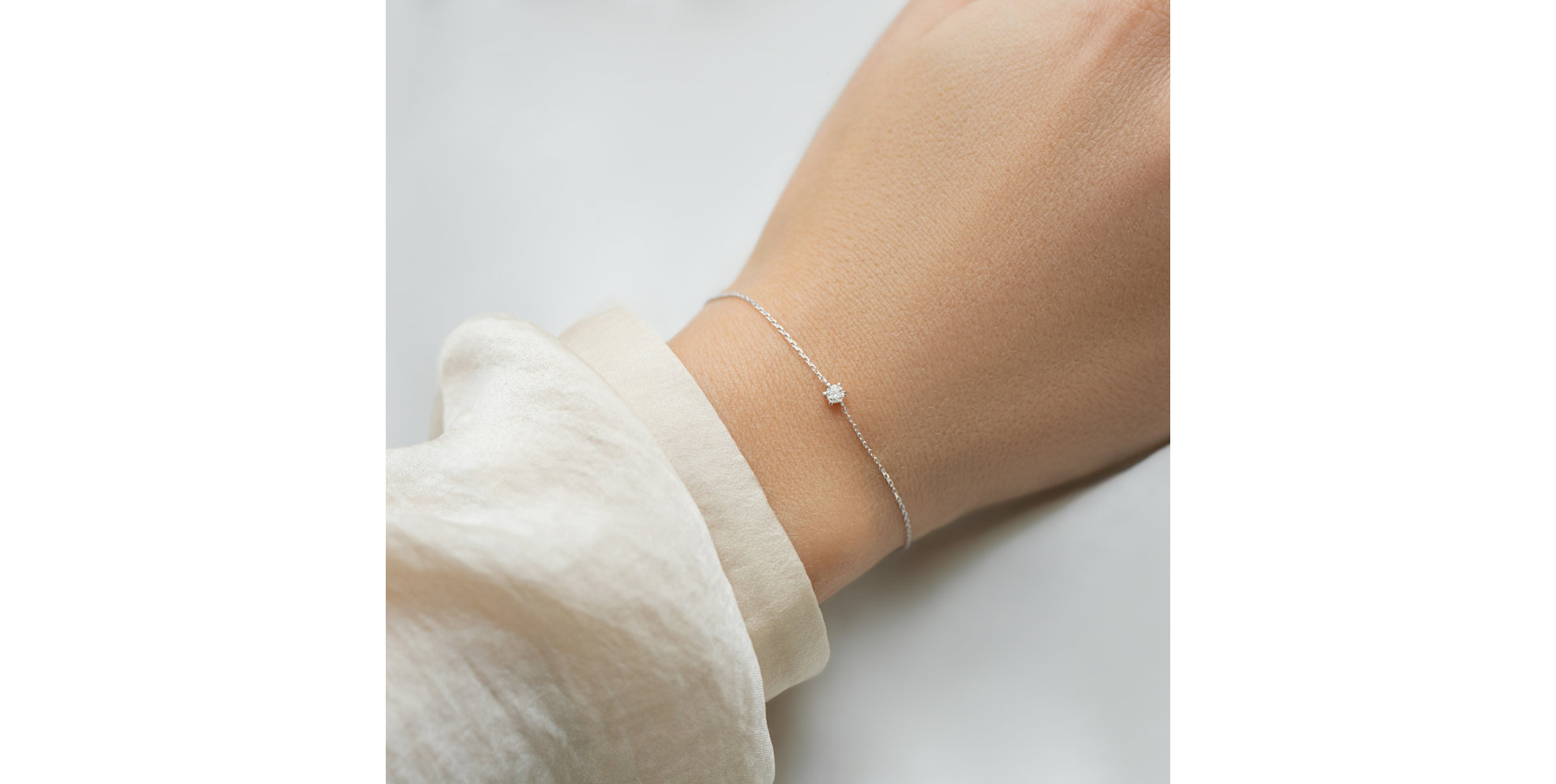 Bracelet with diamonds Essential Shine