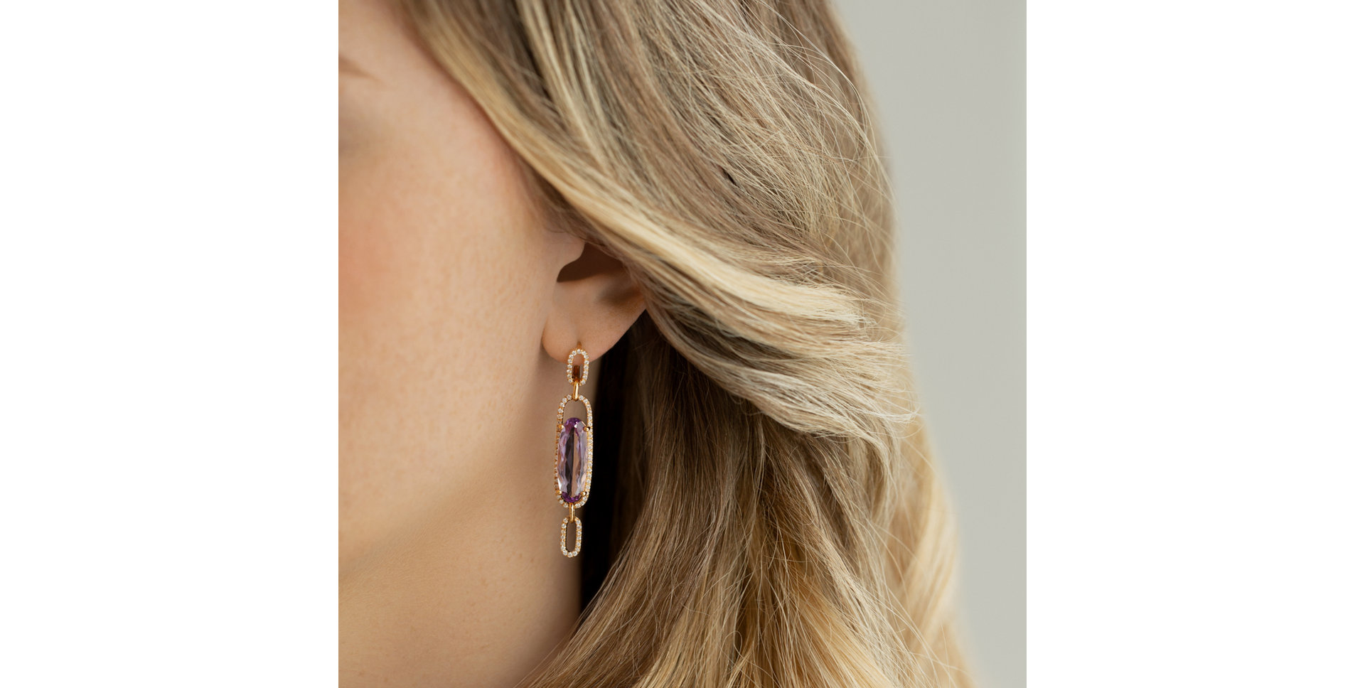 Diamond earrings with Topaz Ardent