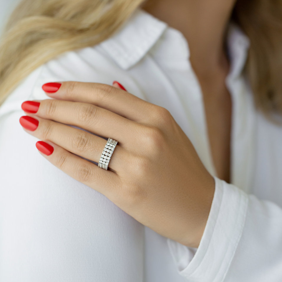 Diamond ring Forever Shine