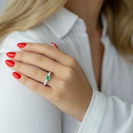 Diamond ring with Emerald Proud Desire