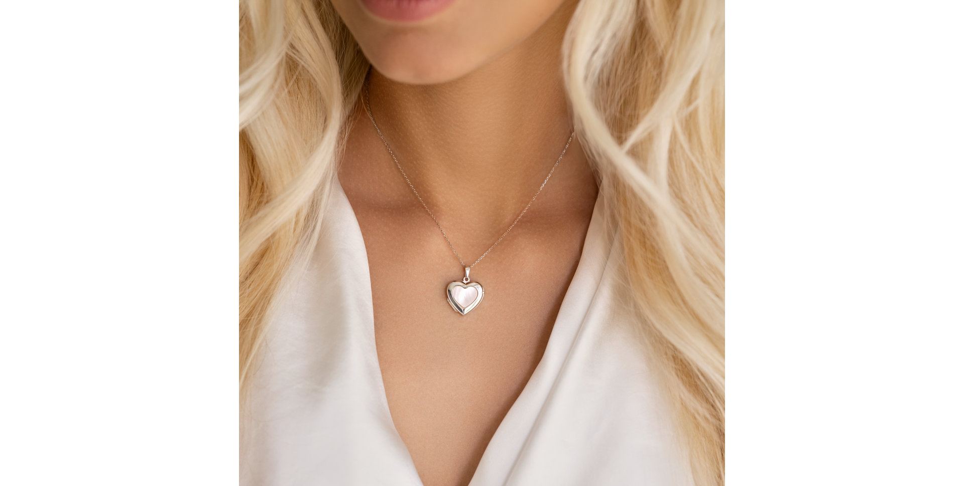 Pendant with Mother of Pearl Blushing Romance