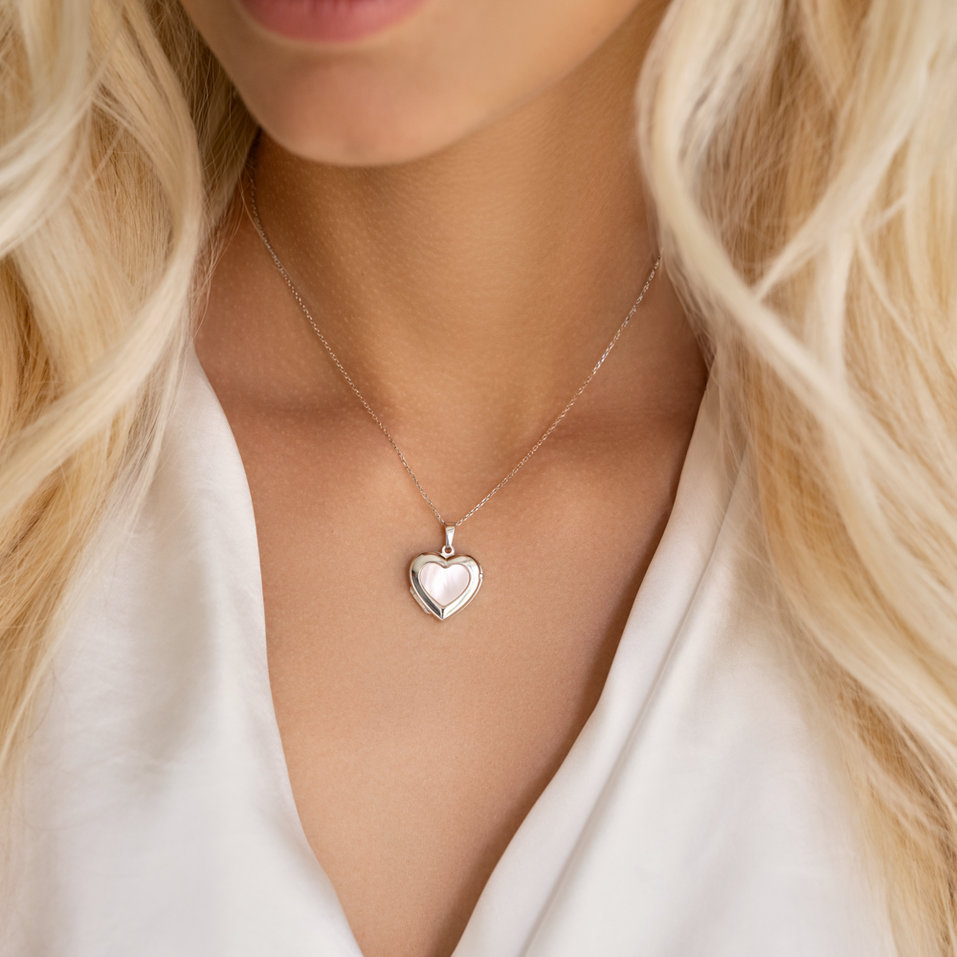 Pendant with Mother of Pearl Blushing Romance