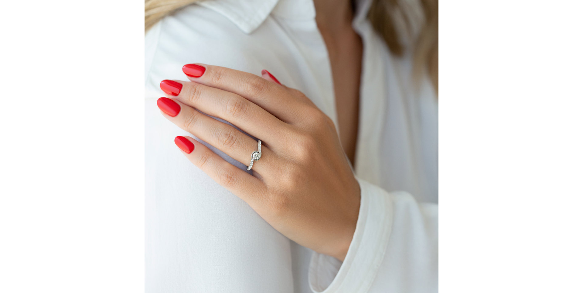 Diamond ring Love Twist