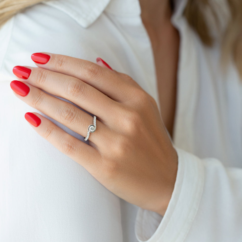 Diamond ring Love Twist