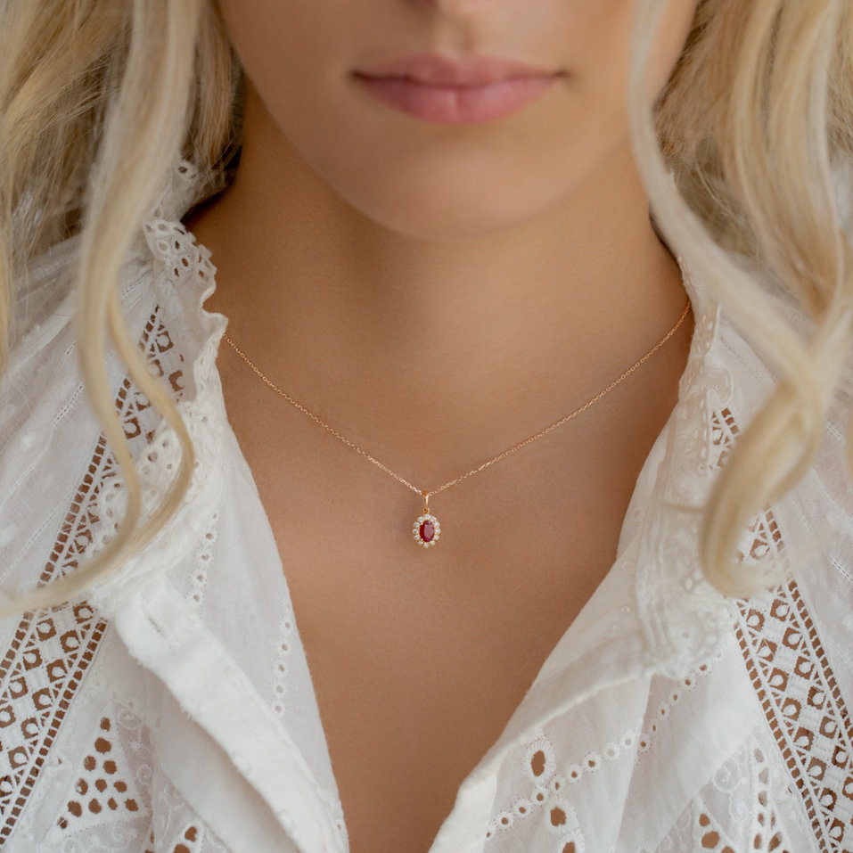 Diamond pendant with Ruby Princess