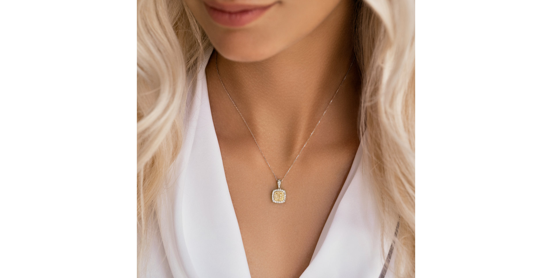 Pendant with yellow and white diamonds Bright Feeling