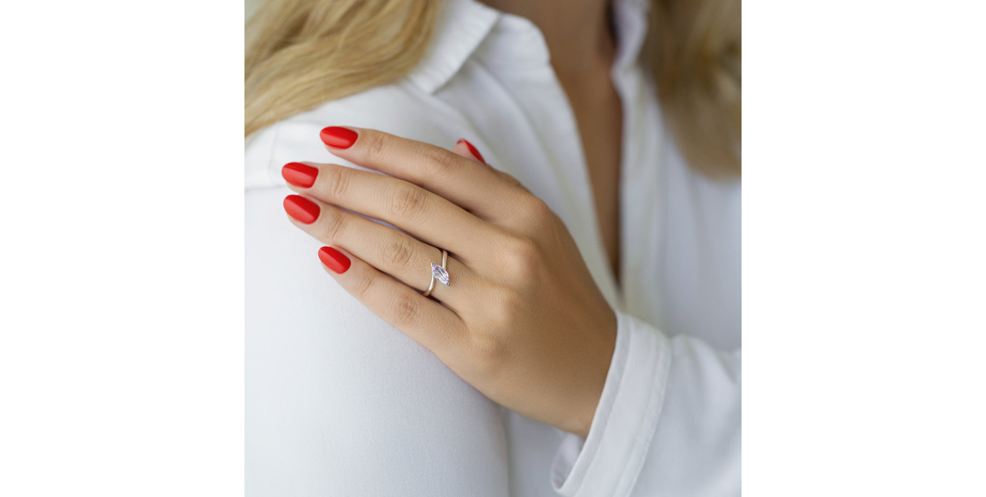 Ring with Sapphire Aurellia