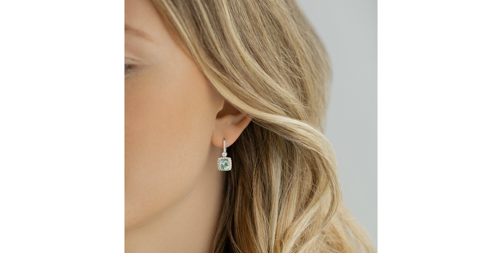 Earrings with blue and white diamonds Rossiel