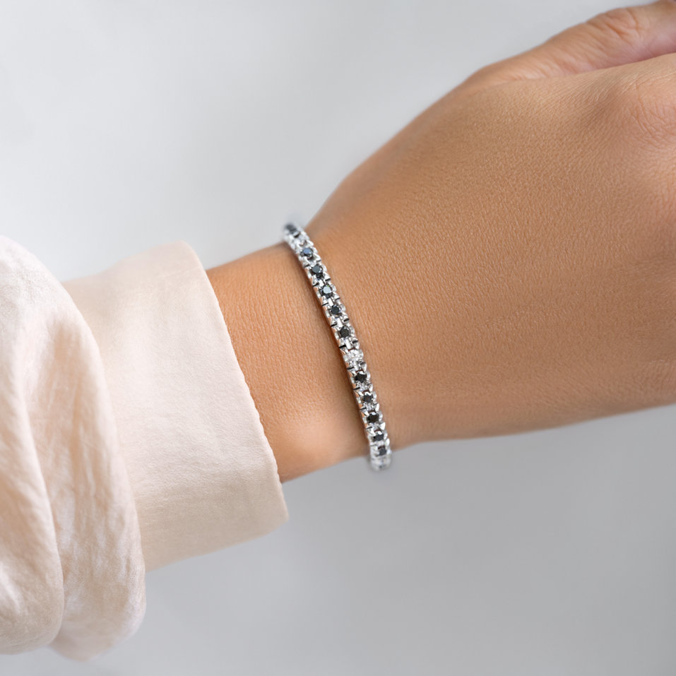 Diamond bracelet with Ruby Ralana