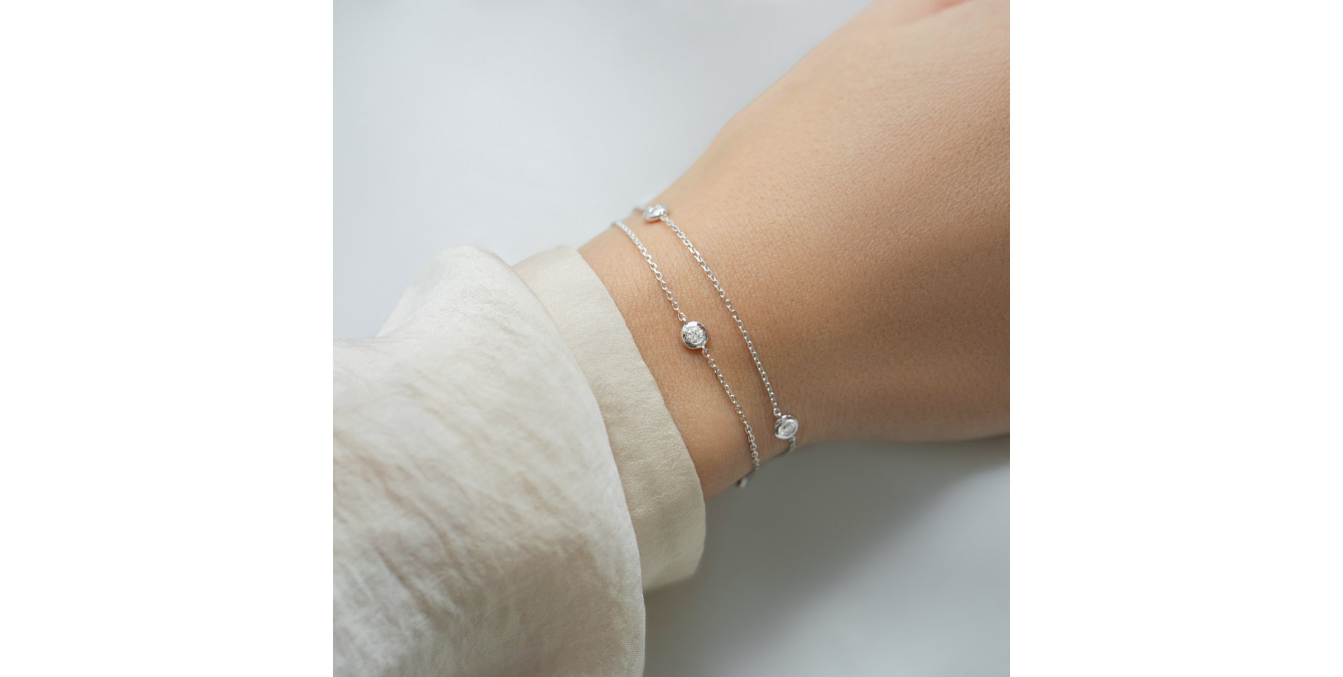 Bracelet with diamonds Five Dots