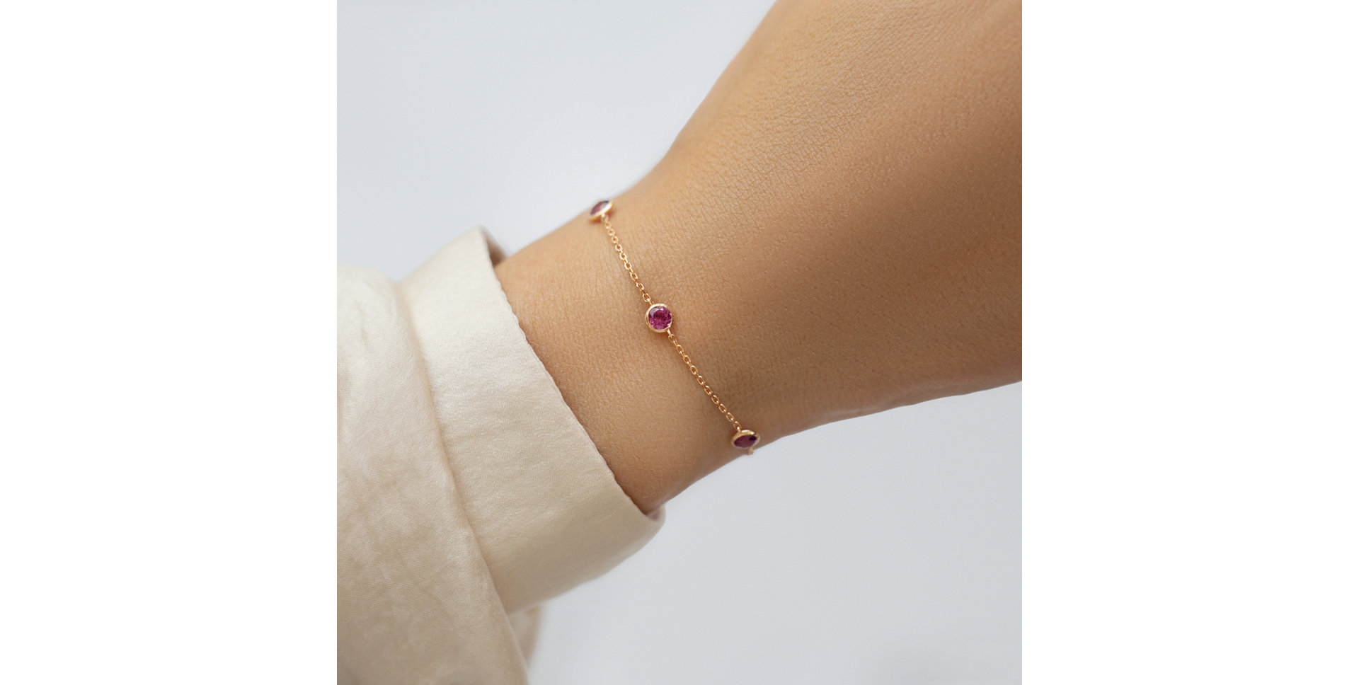 Bracelet with Rhodolite Roggeveen