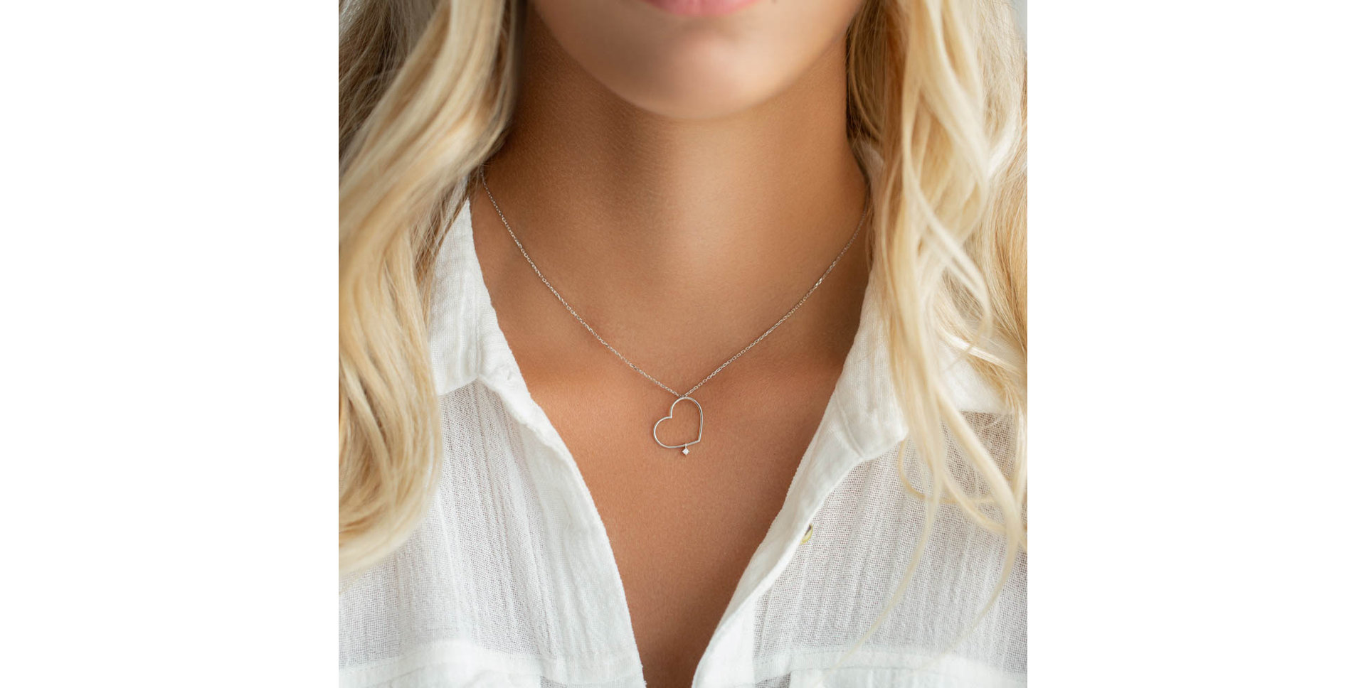 Diamond necklace Lovely Felling