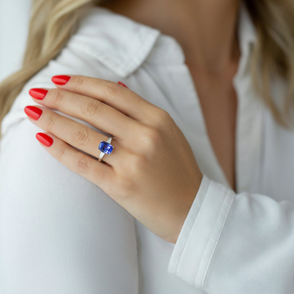 Diamond ring with Tanzanite Egliate