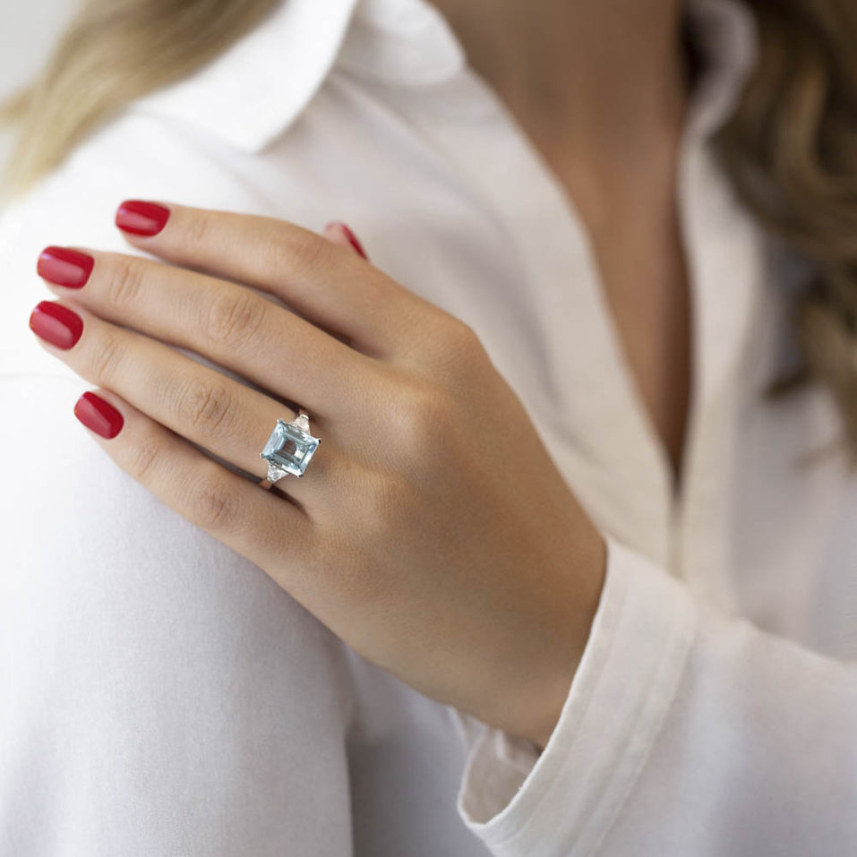 Diamond ring with Aquamarine Aquamarine Tresure