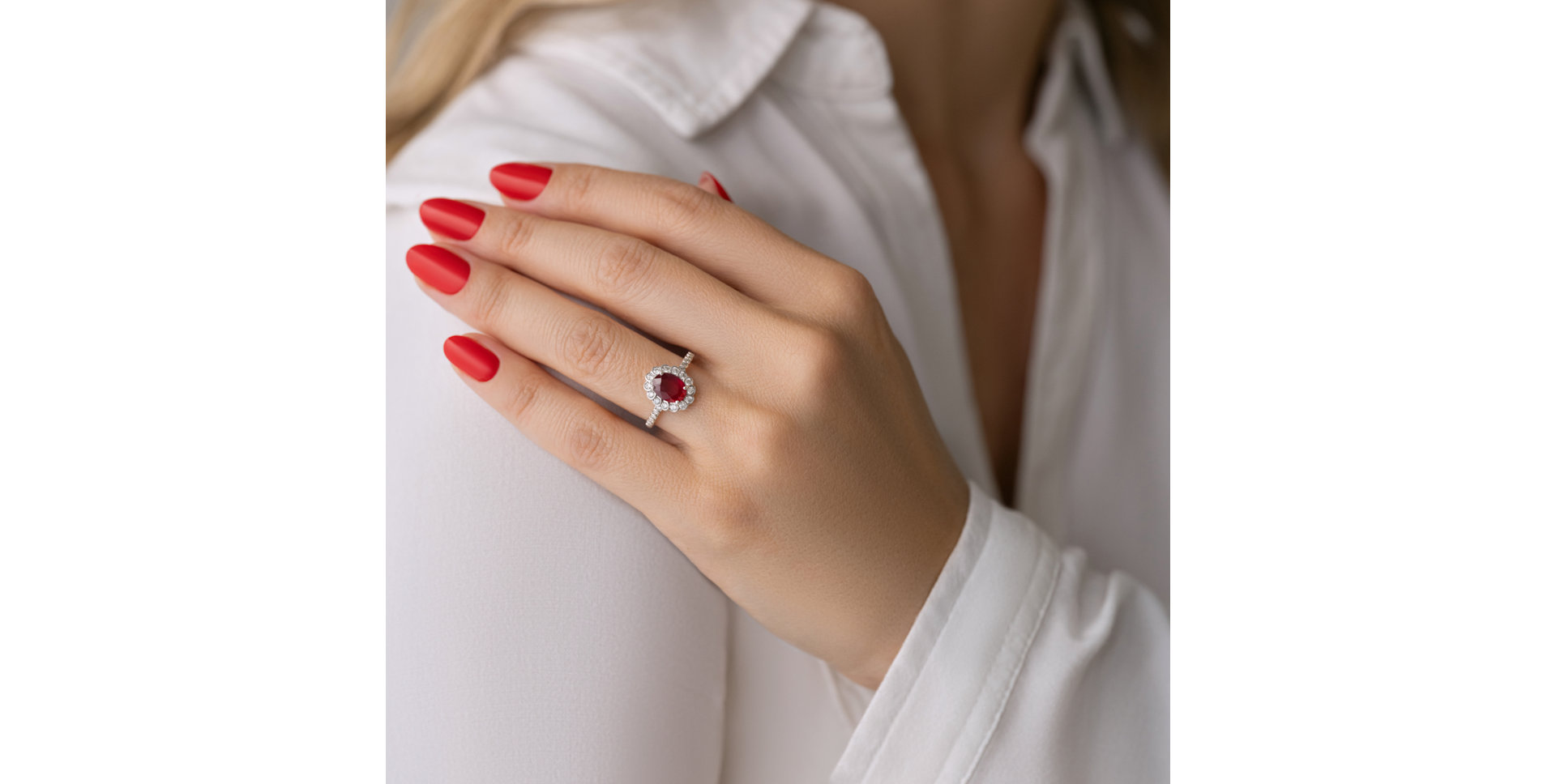 Diamond ring with Ruby Princess Glamour