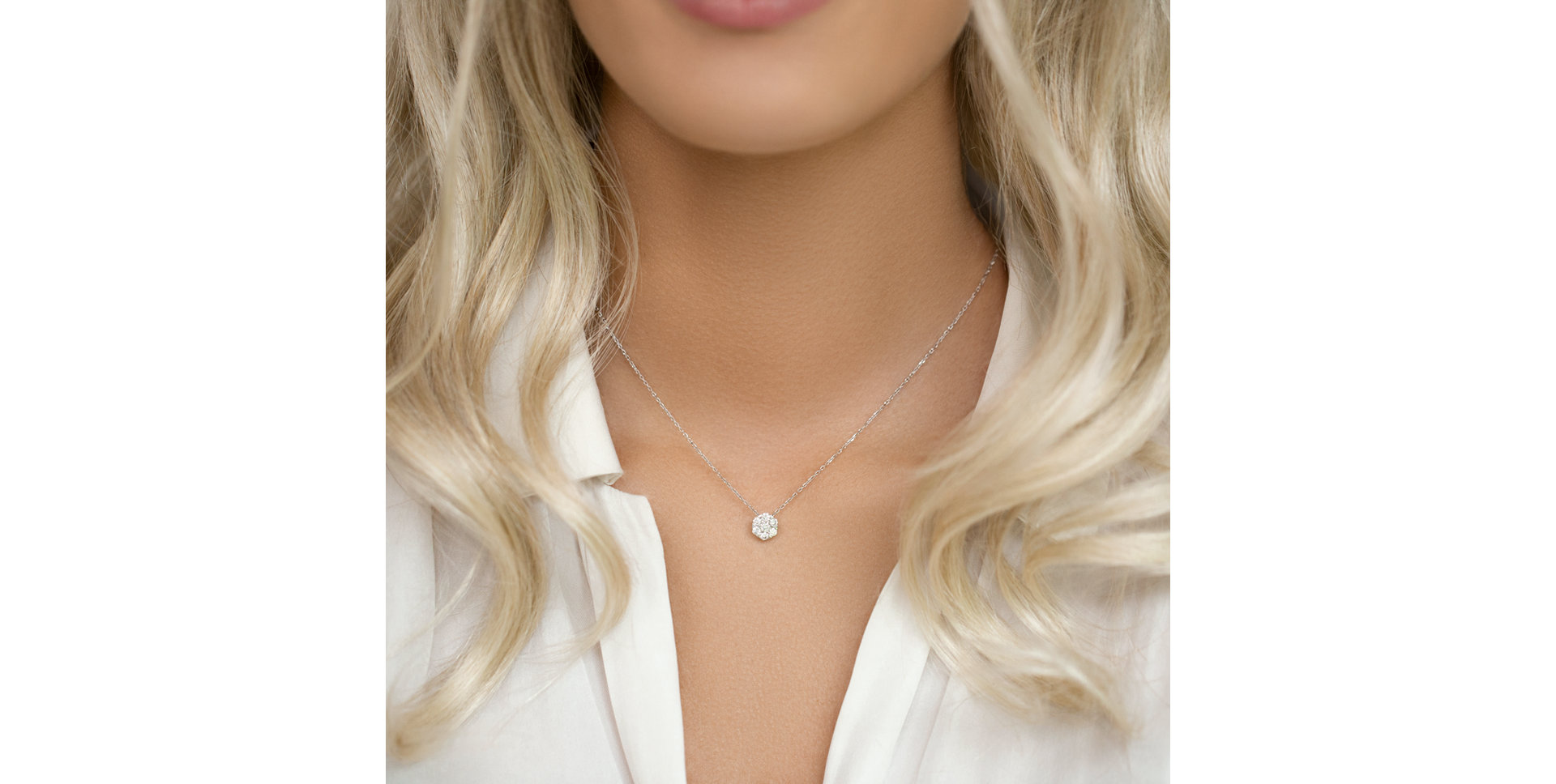 Diamond necklace Mystic Kingdom