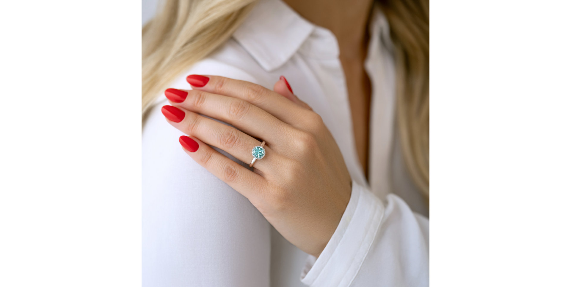 Diamond ring with Tourmalíne Noble Allure
