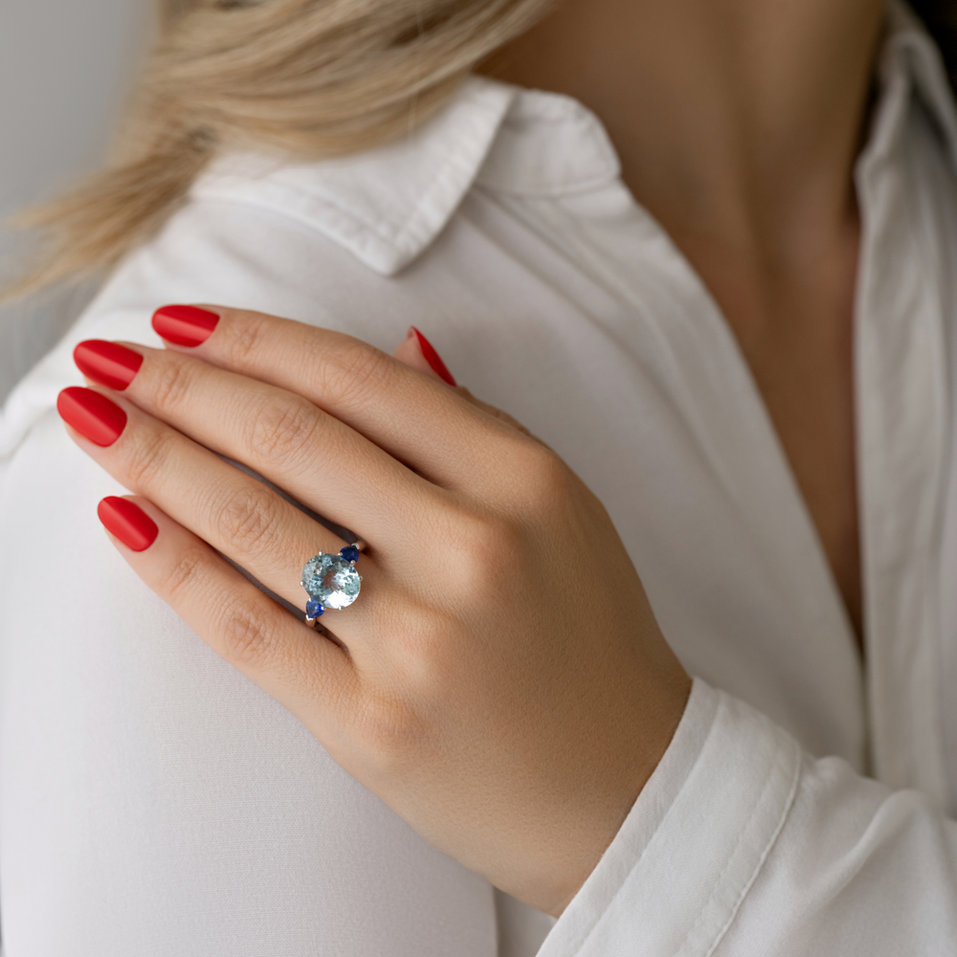 14ct white gold ring with Aquamarine and Sapphire Cissitha