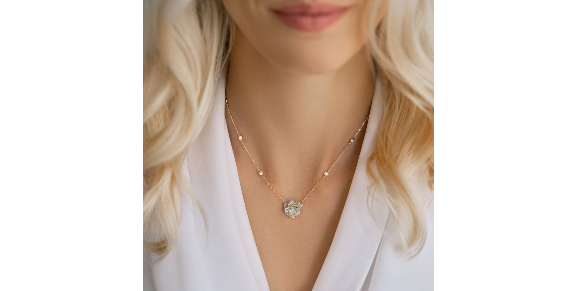 Diamond necklace Infinity Rose