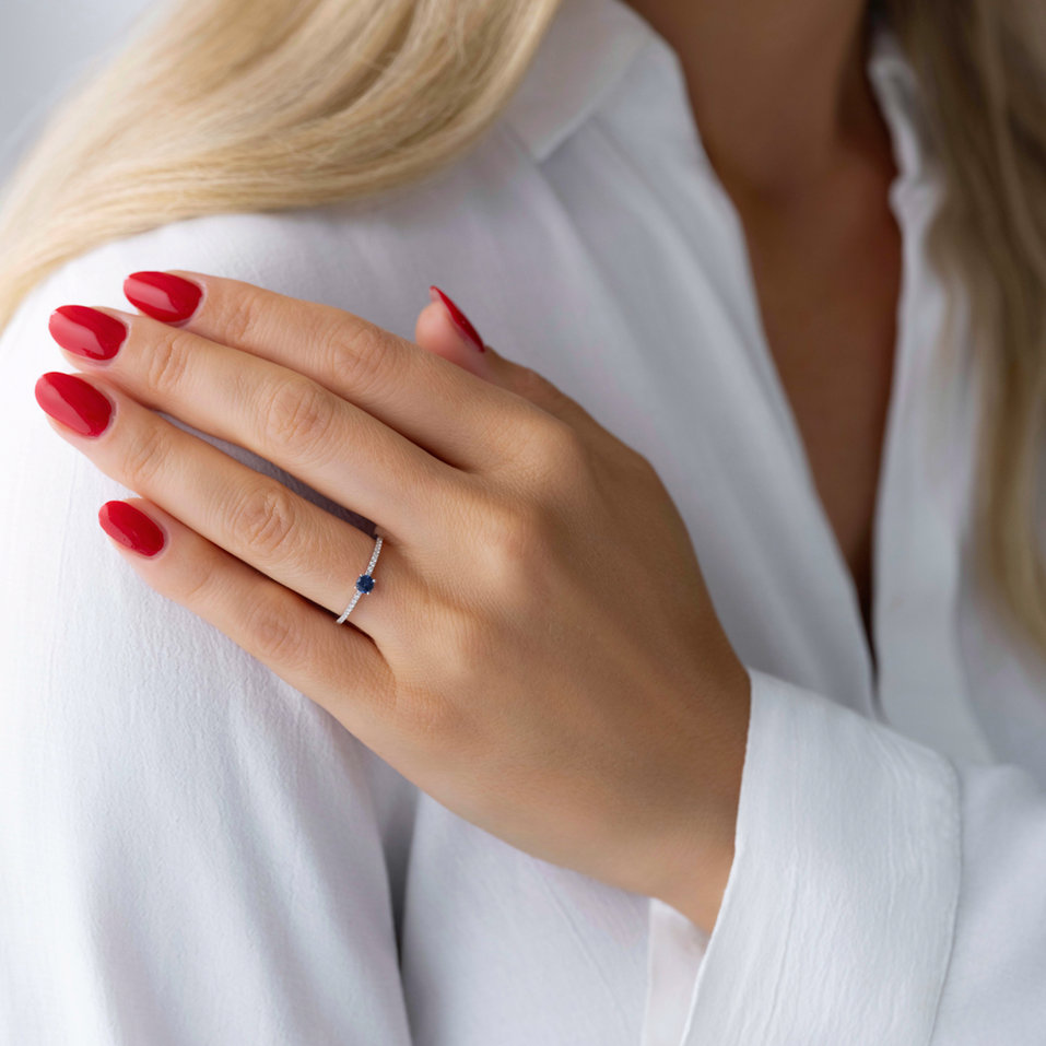 Diamond ring with Sapphire Simplia