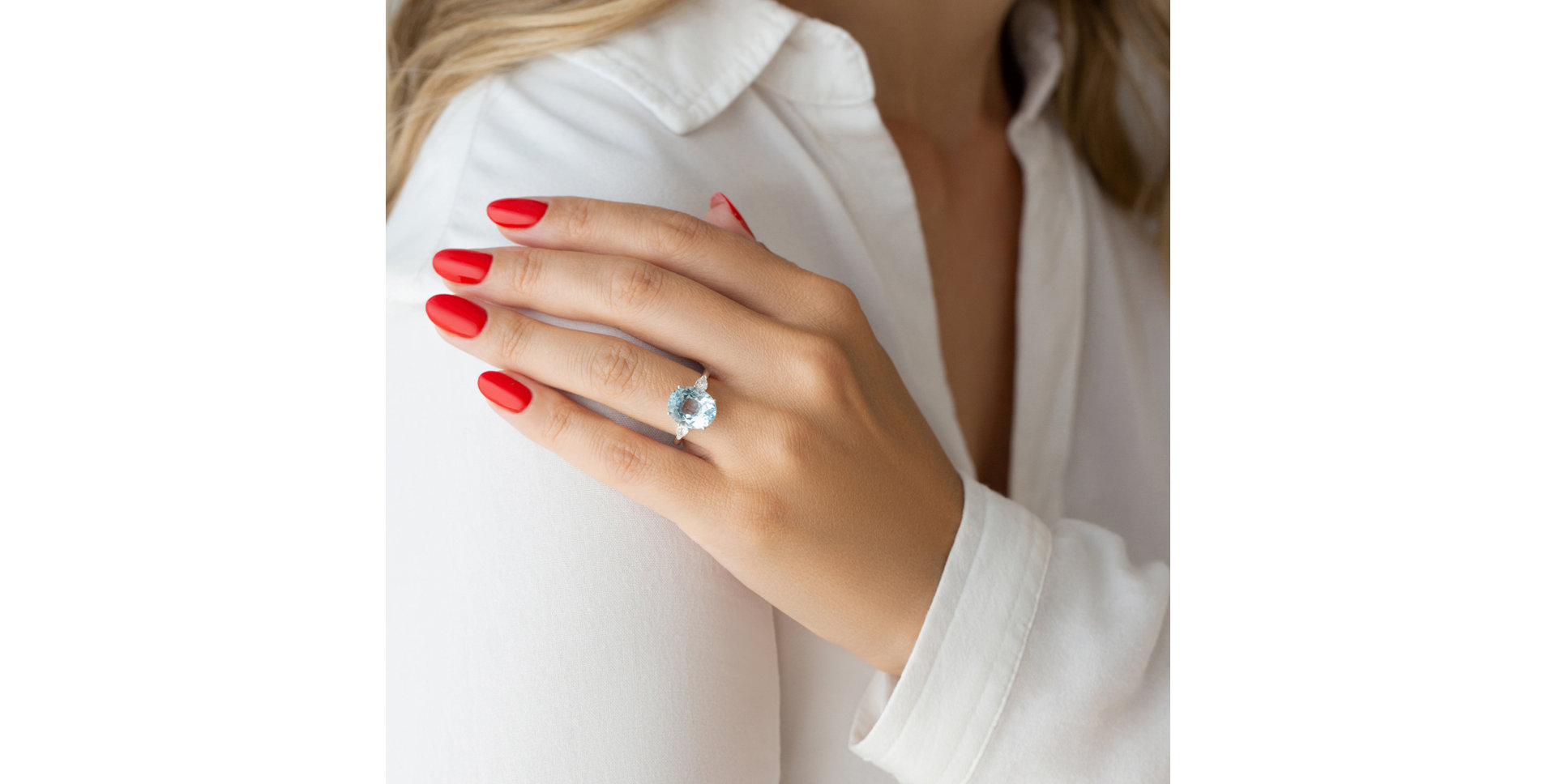 Diamond ring with Aquamarine Fiona