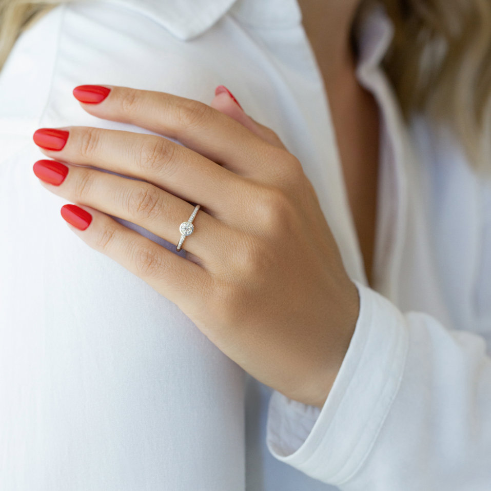 14ct white gold diamond ring Regal Elegance