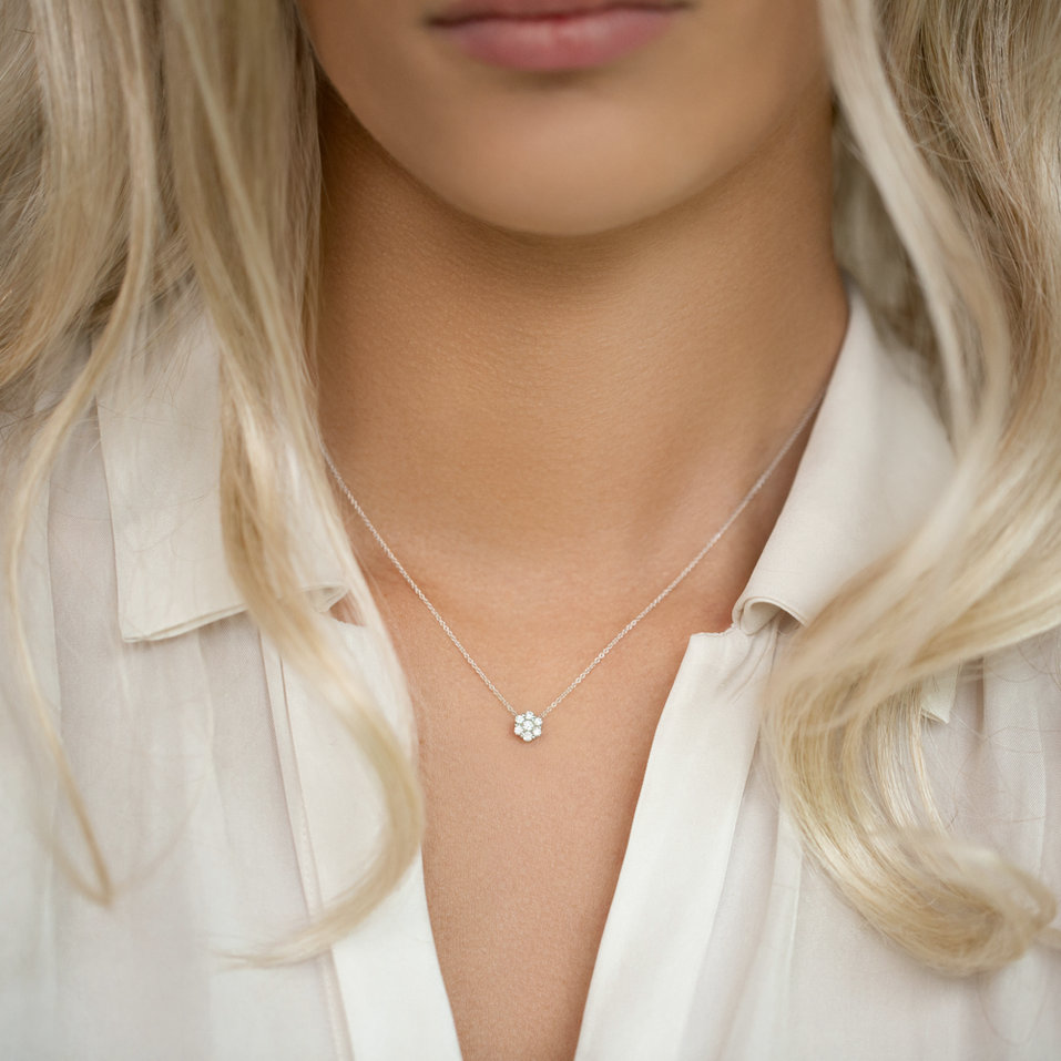14ct white gold diamond necklace Shiny Flower