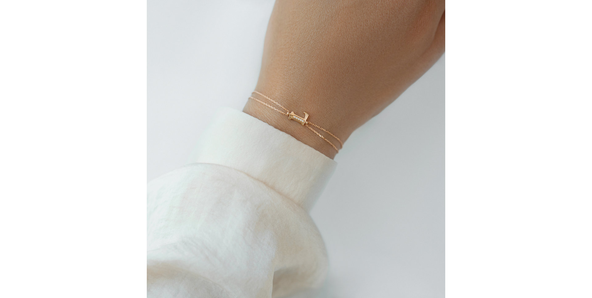 Diamond bracelet Alluring Letter