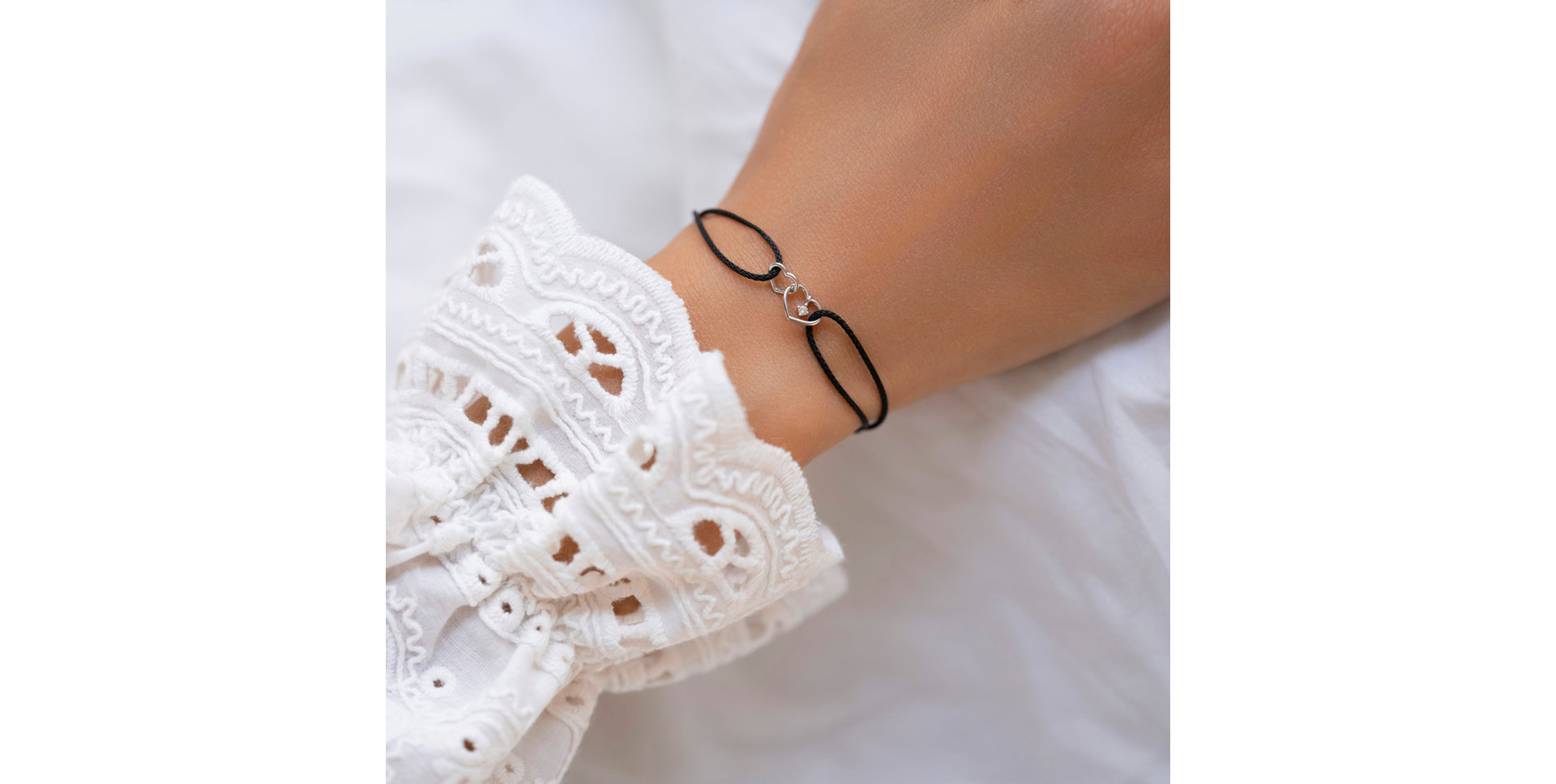 Diamond bracelet Unbroken Bond