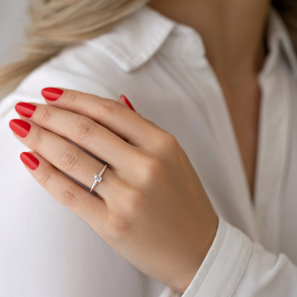 Diamond ring Gentle Delight