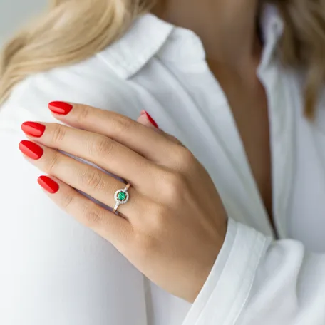 Diamond ring with Emerald Silvina