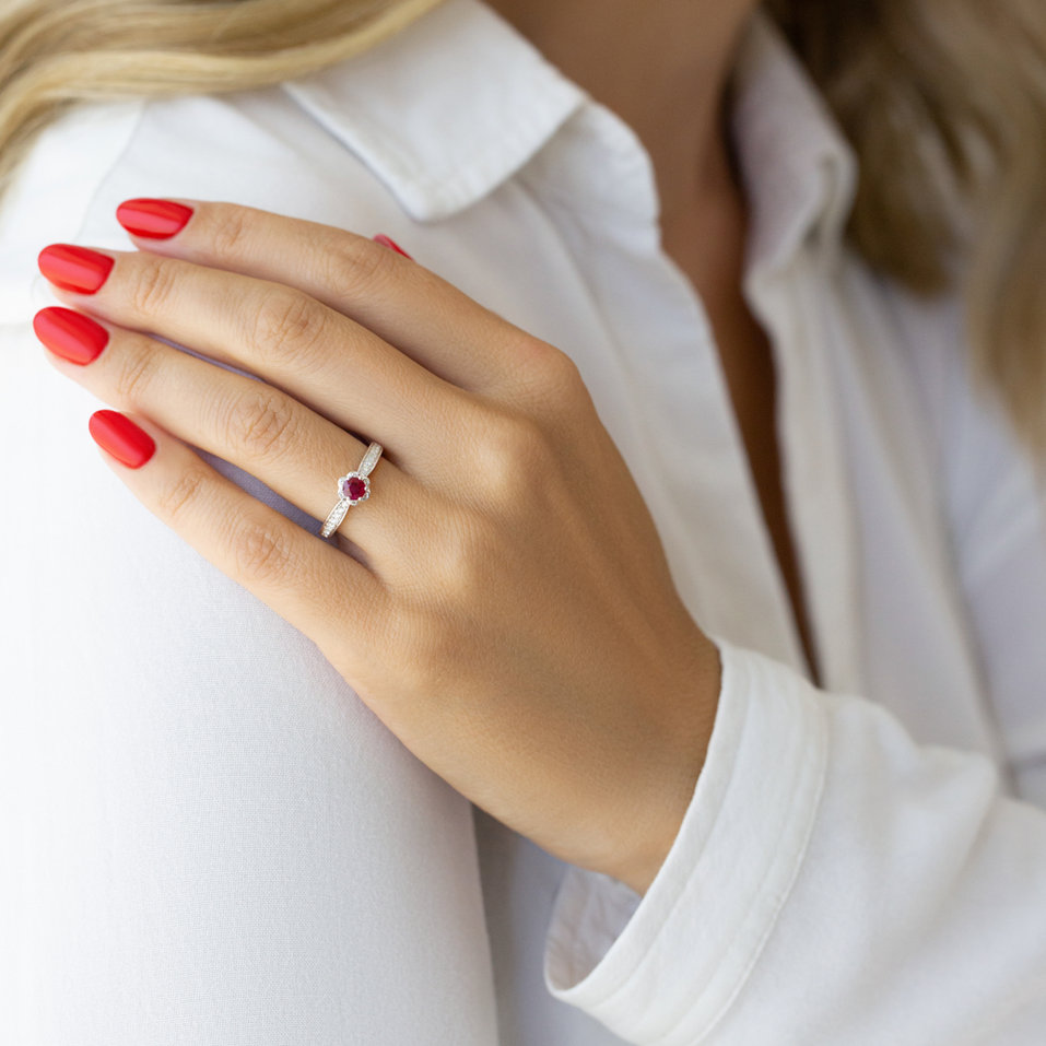 Diamond ring with Emerald Zafira