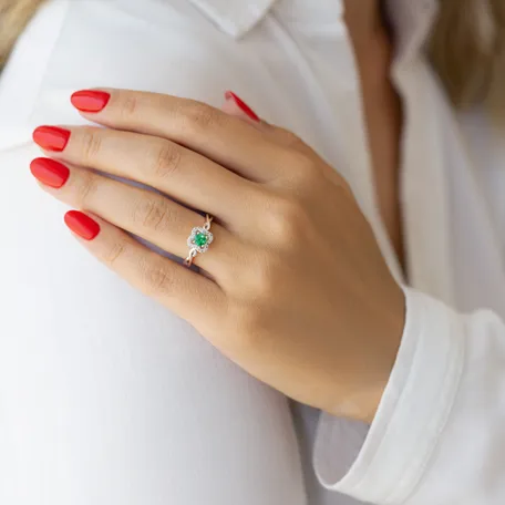 Diamond ring with Emerald Talma