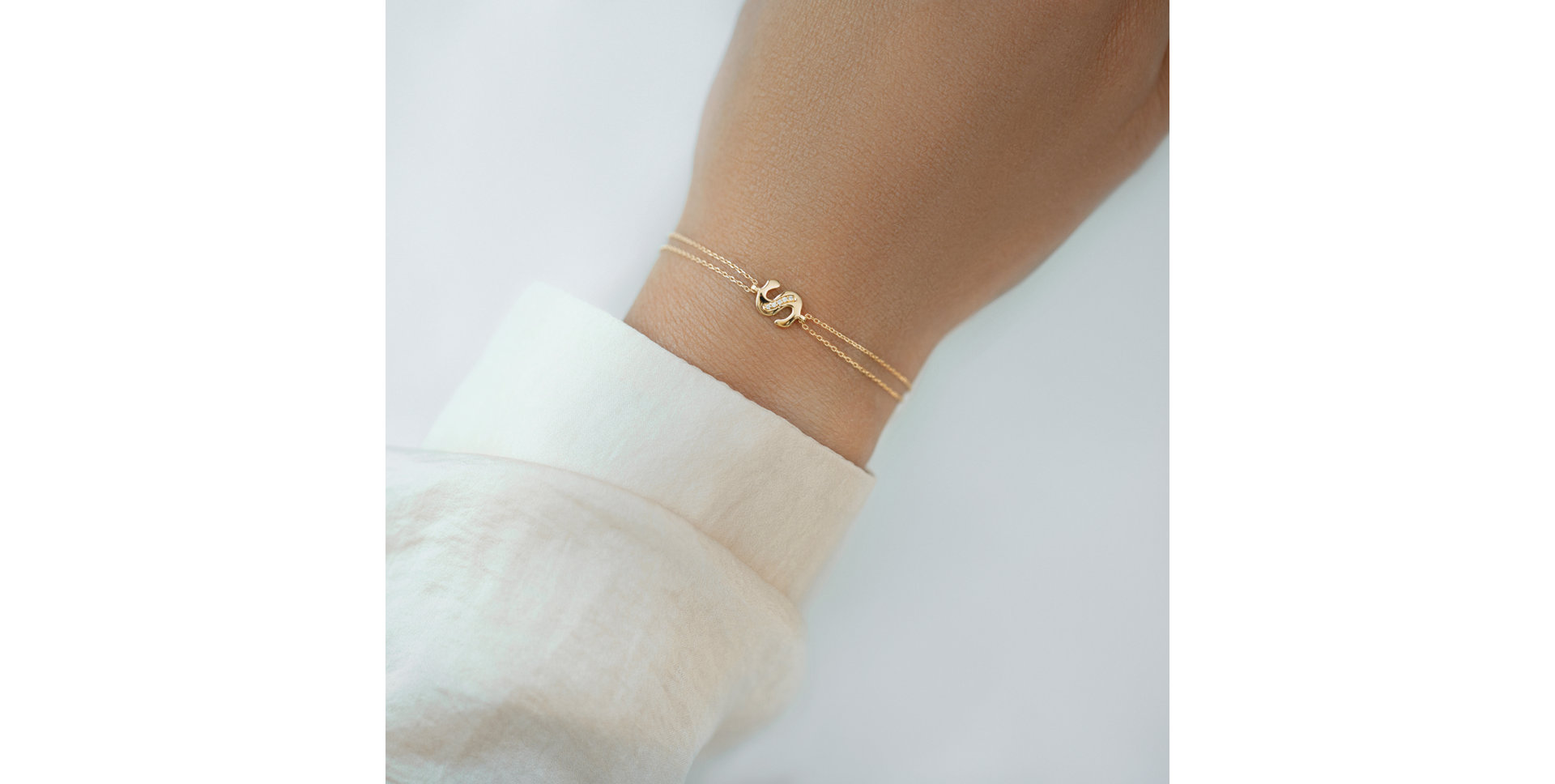 Diamond bracelet Alluring Letter