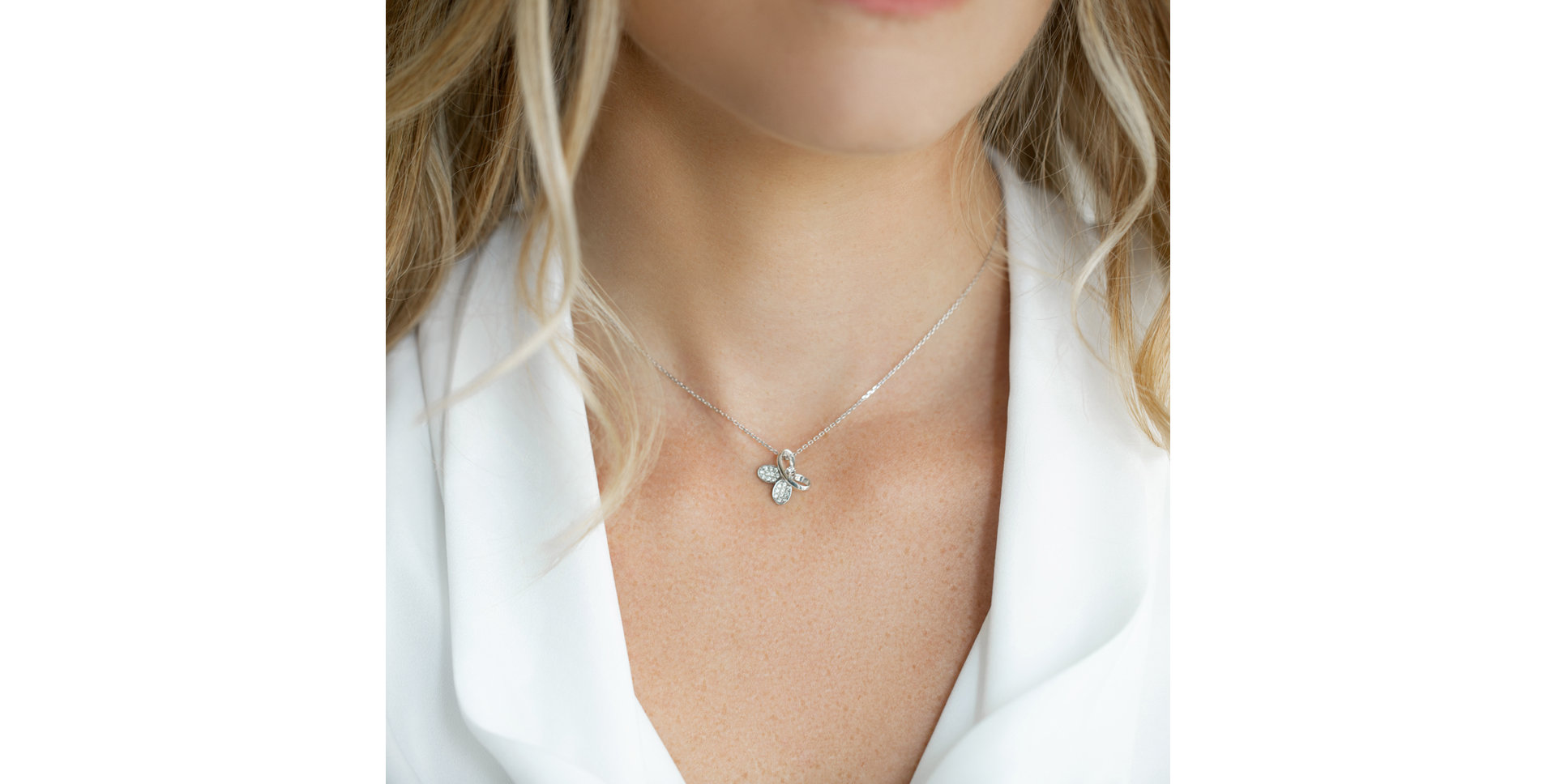 Diamond pendant Butterfly Galaxy