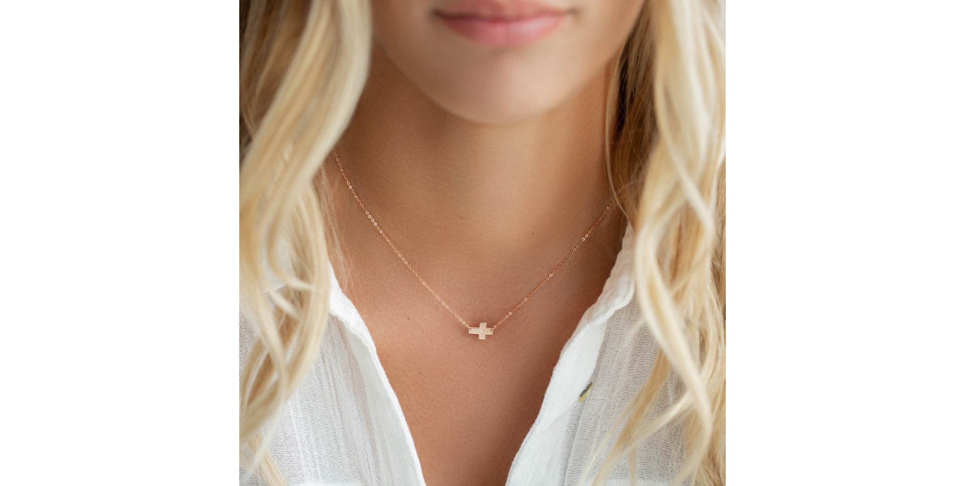 Diamond necklace Cross of Devotion