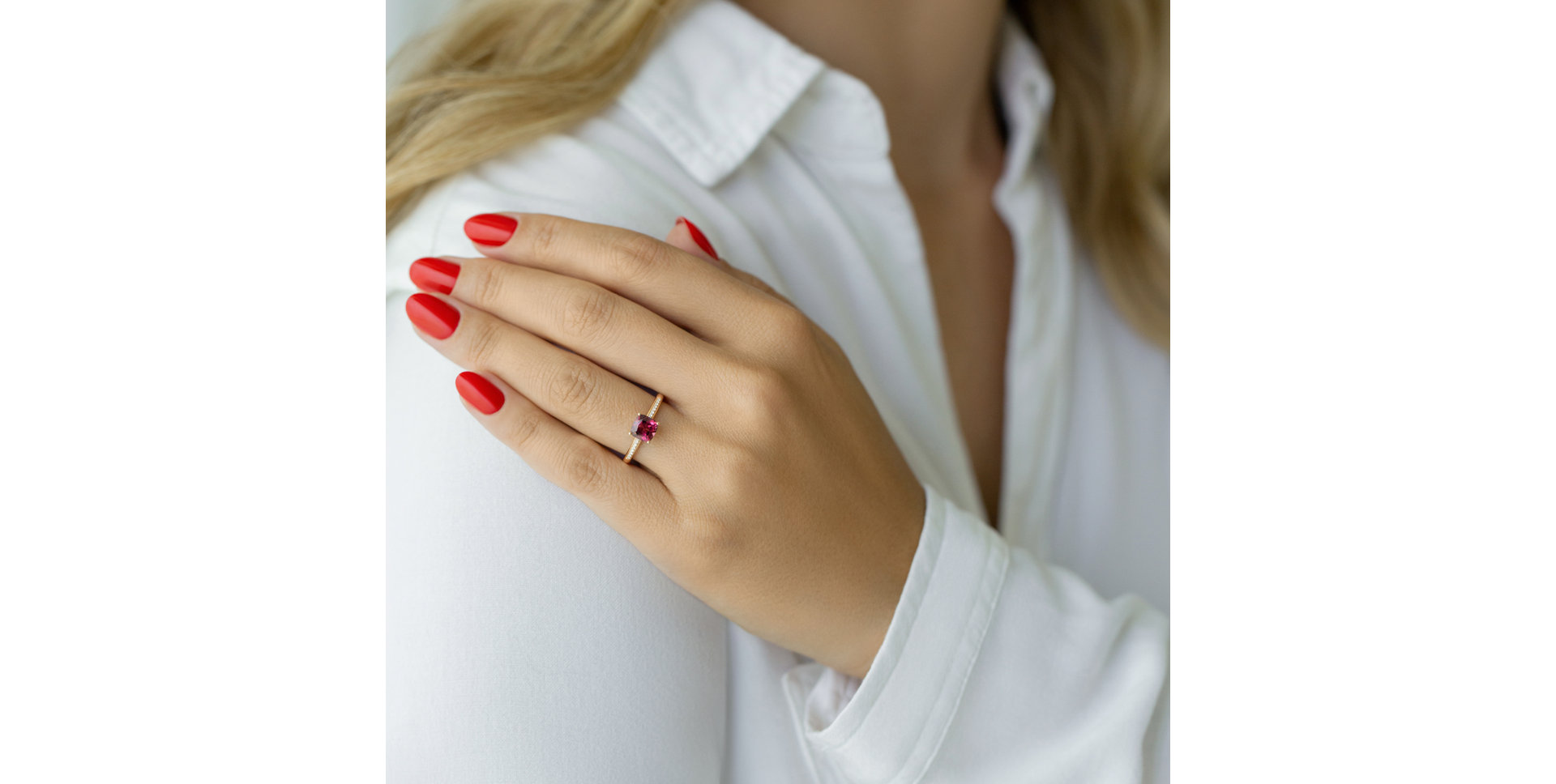 Diamond ring with Rhodolite Melody Harmony