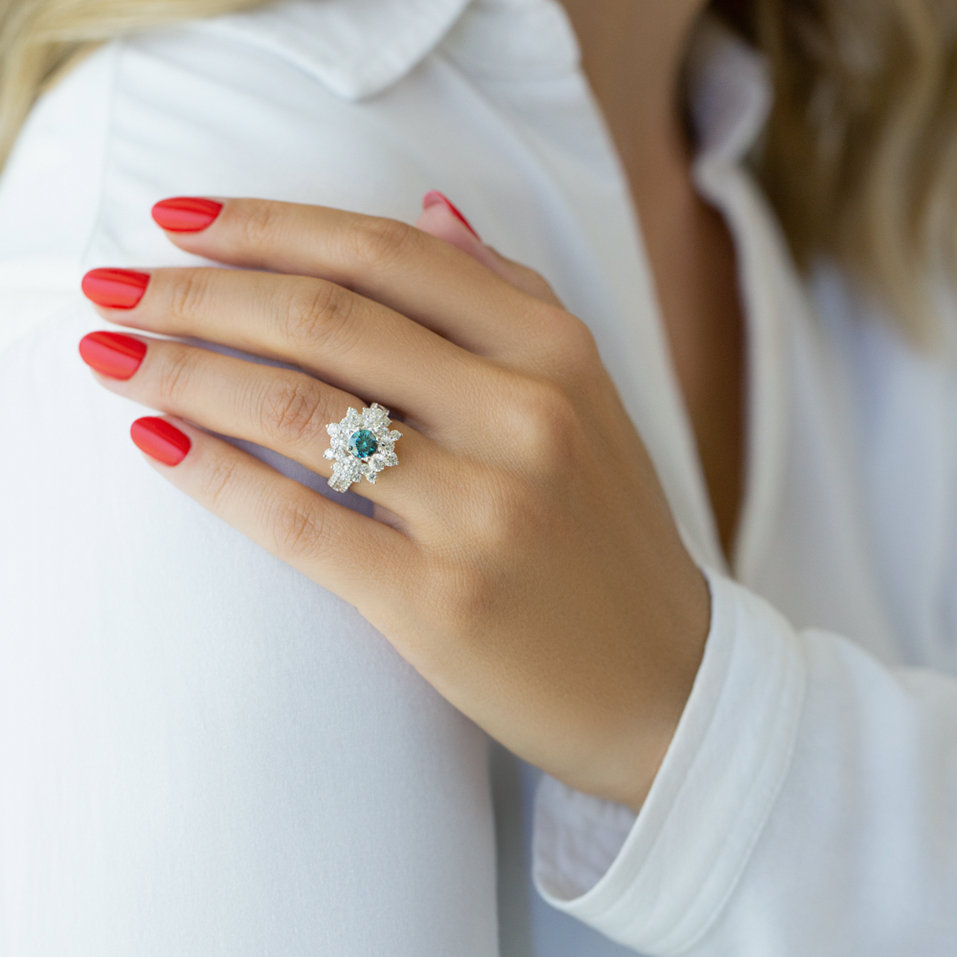 Ring with blue diamonds and white diamonds Blue Treasure