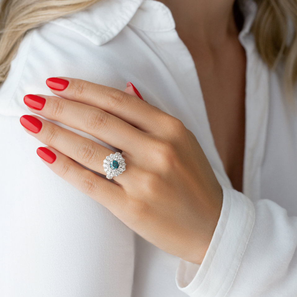 Ring with blue diamonds and white diamonds Apology