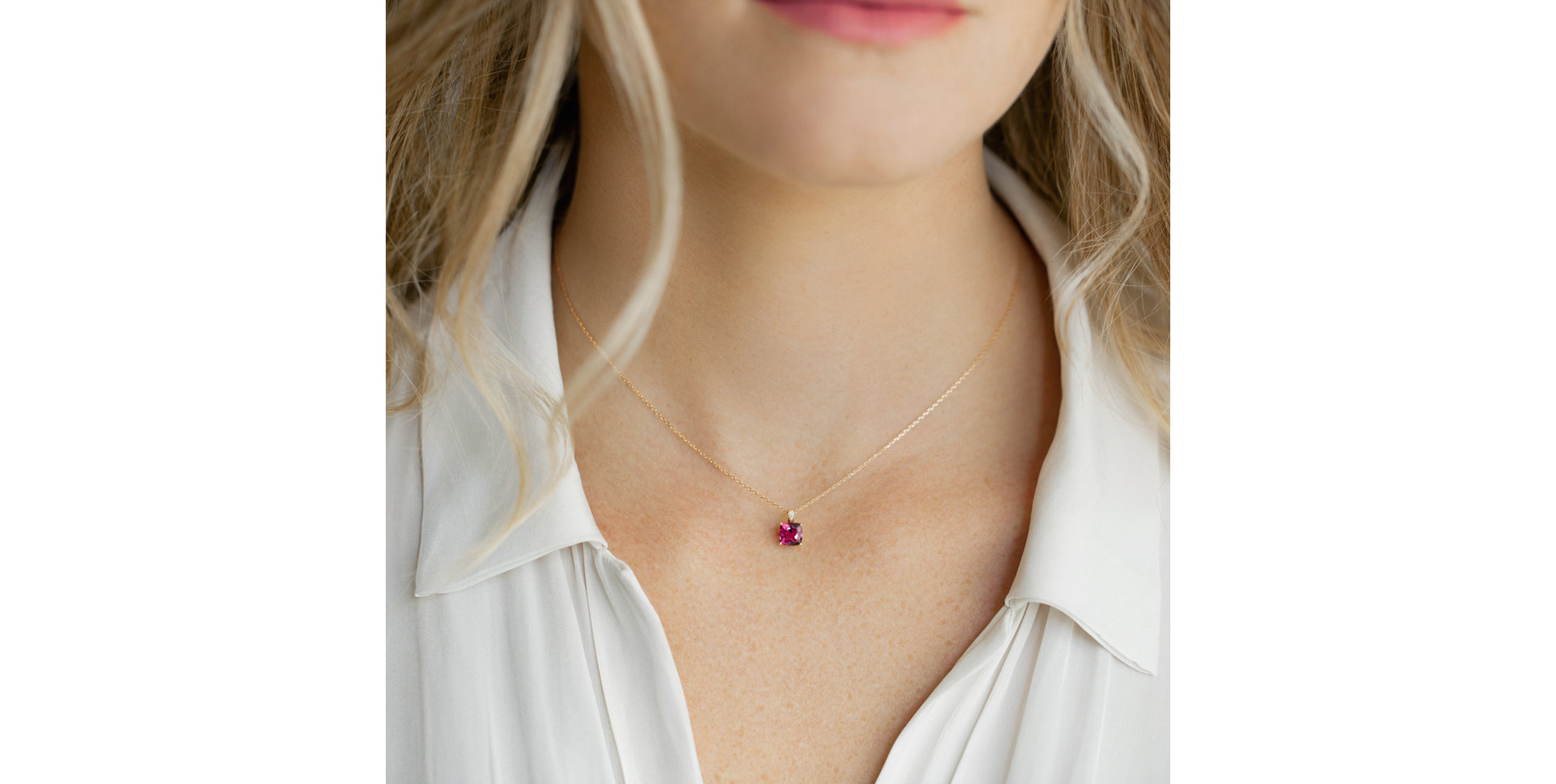 Diamond necklace with Rhodolite Linnea