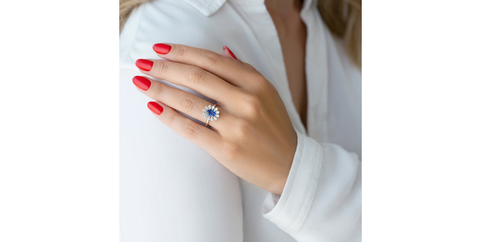 Diamond ring with Sapphire Floral Treasure
