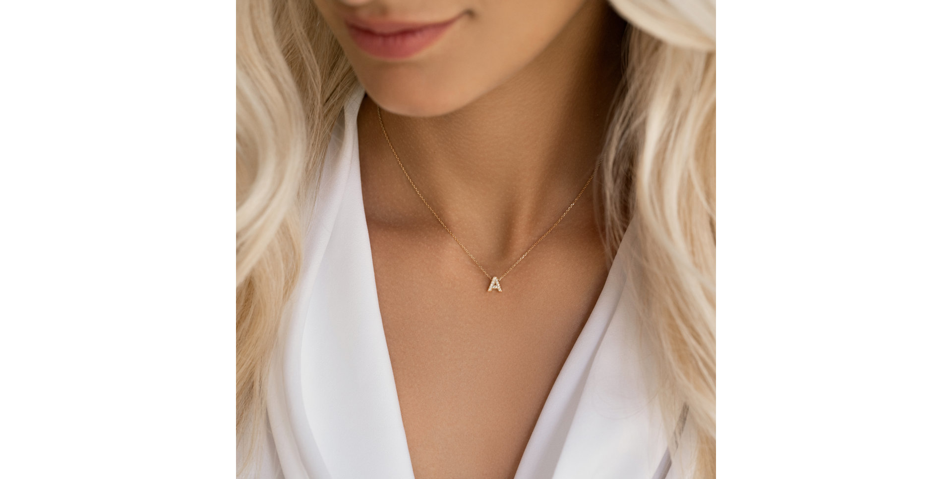 Diamond pendant Twinkling  Letter