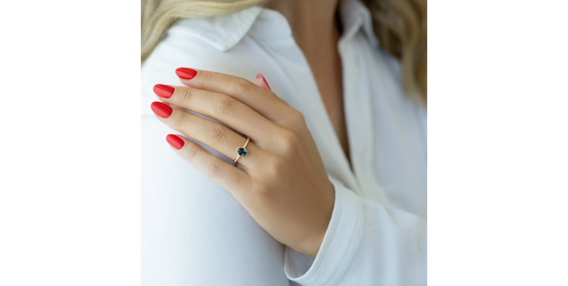 Diamond ring with Topaz Elliptical perfection