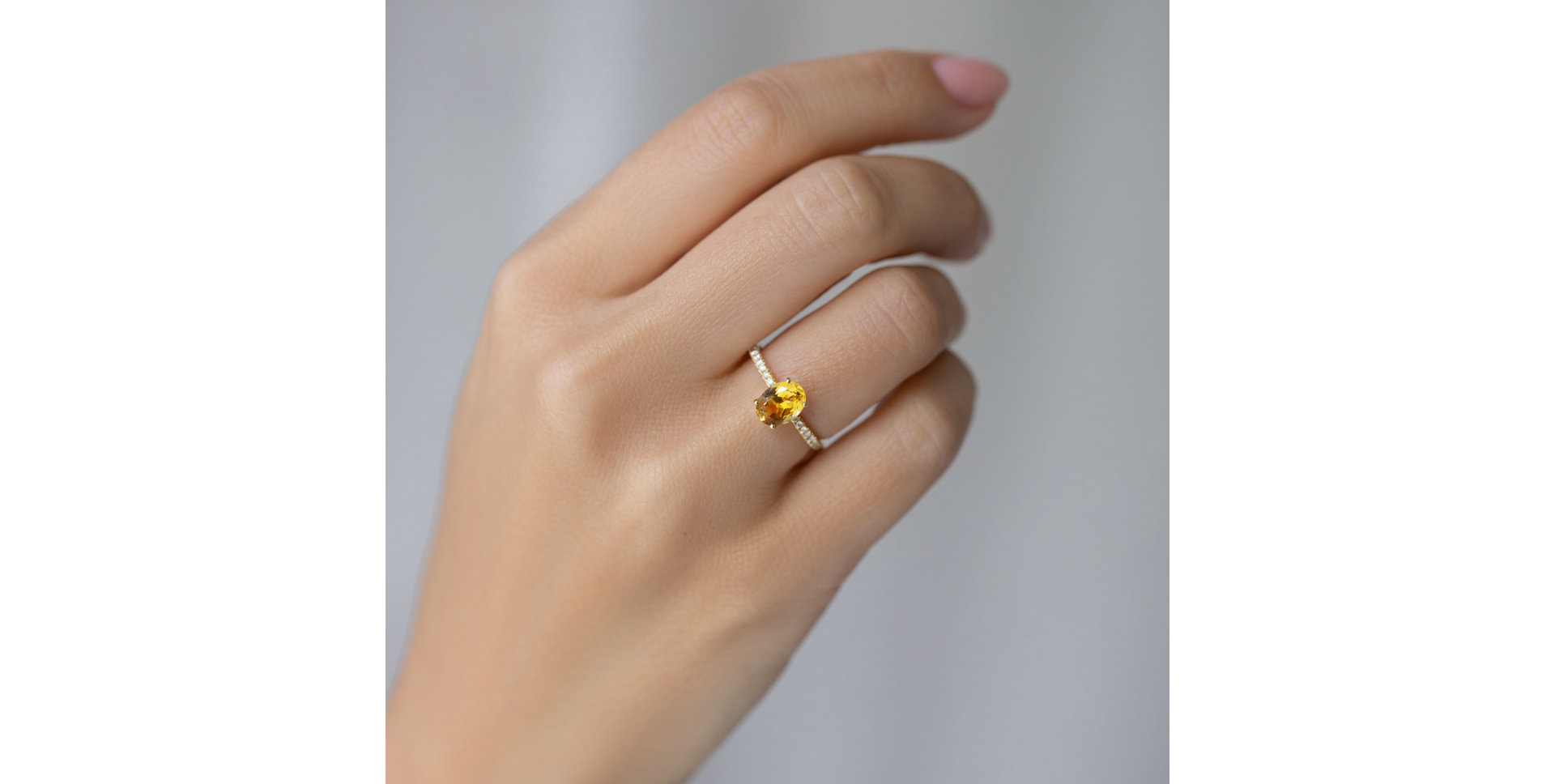 Diamond ring with Cittrine Touch of Spark
