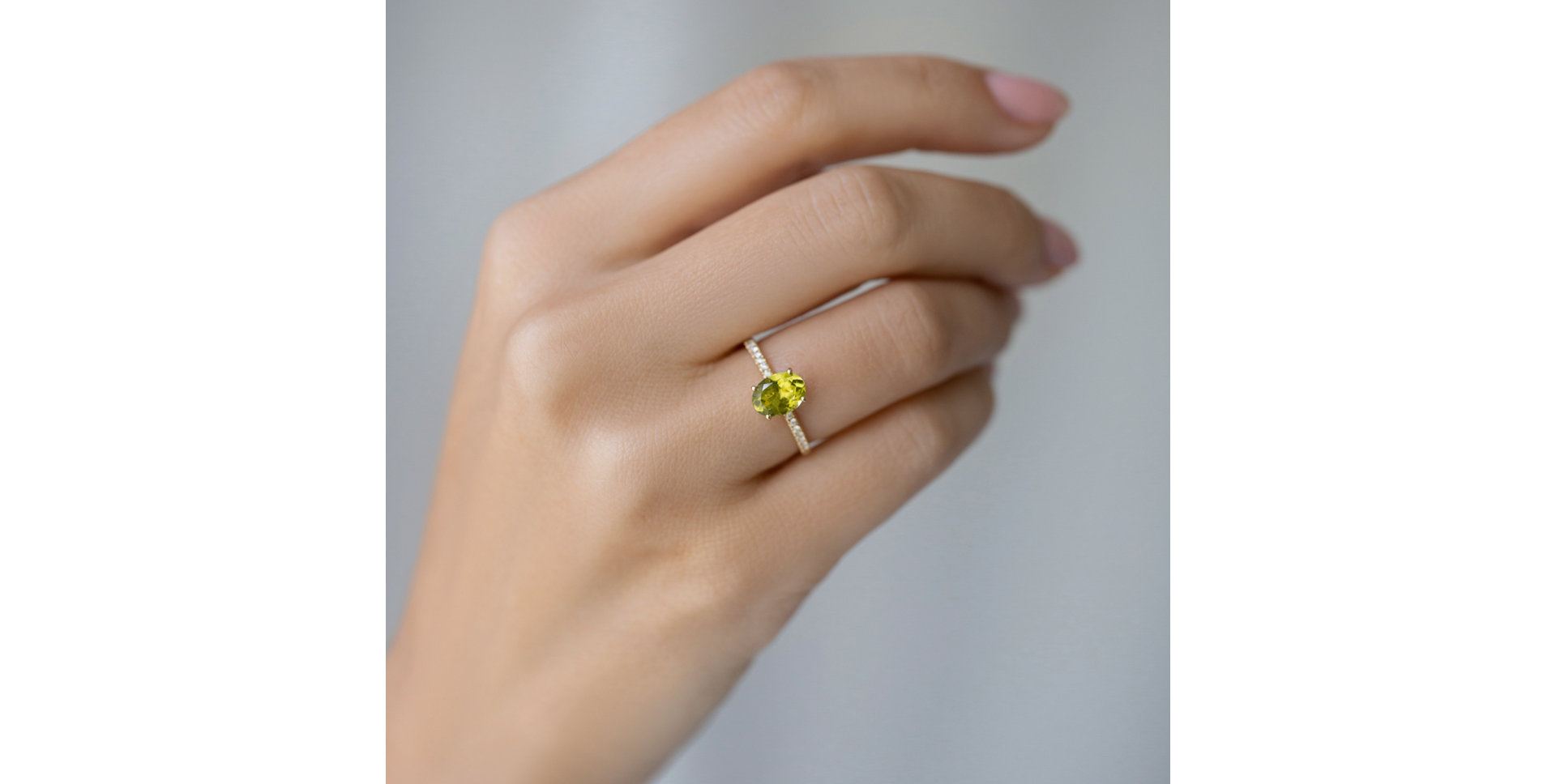 Diamond ring with Peridote Touch of Spark