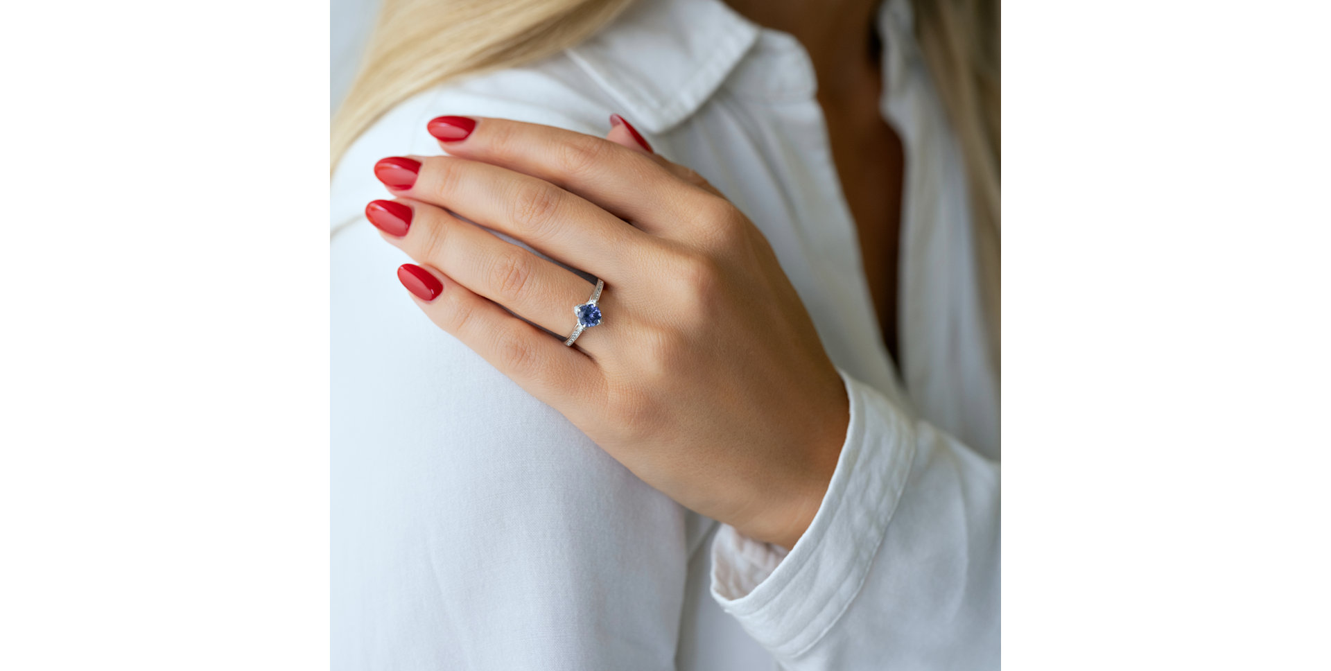 Diamond ring with Tanzanite Sierra